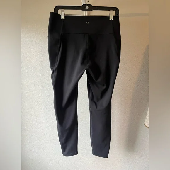 GAP Black GapFit Leggings 7/8 length - Picture 2 of 7